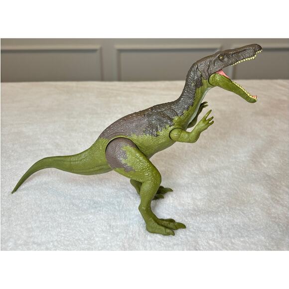 2017 Jurassic Clash & World Dino Figures: Triceratops, Allosaurus, Baryonyx - Picture 3 of 16